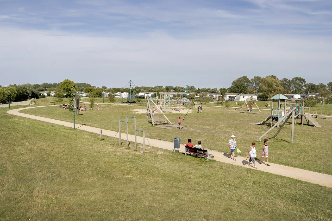 Grasduinen aangrenzend bij Costa